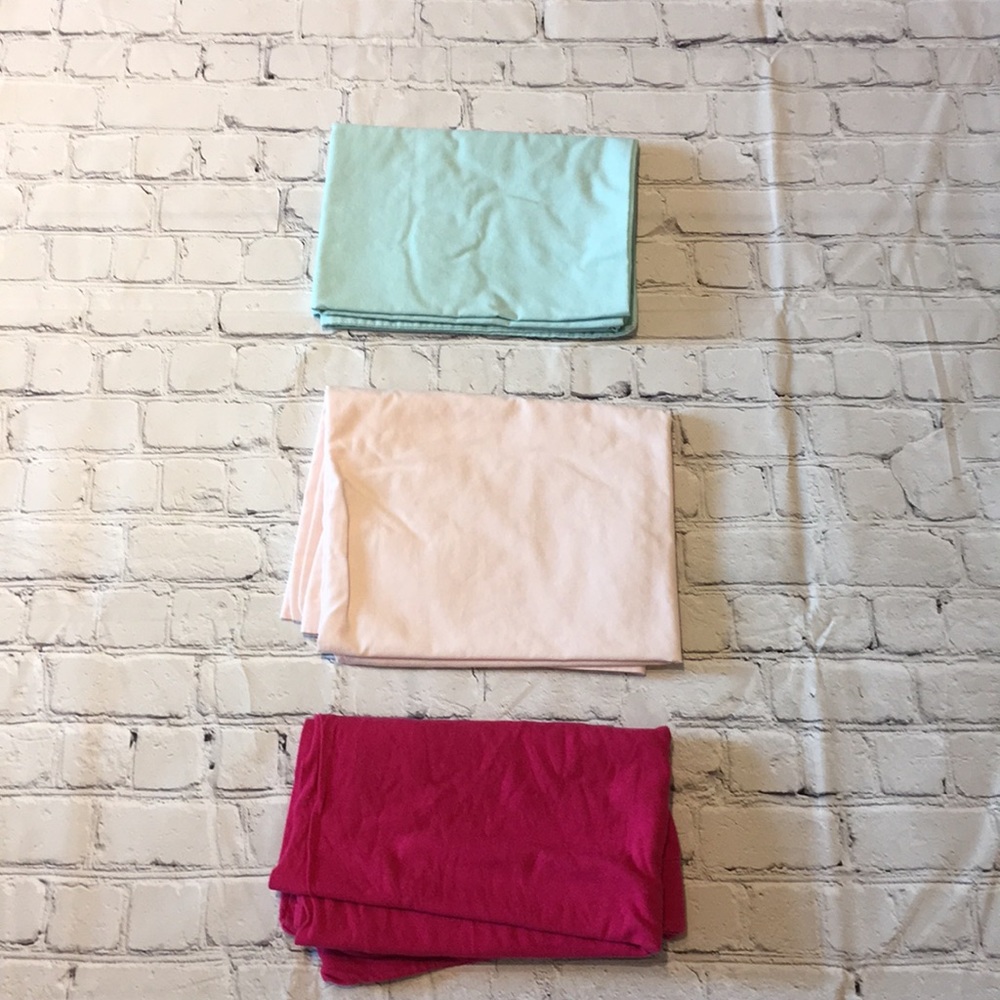 Assorted Pillow Cases - Picture 4 of 5